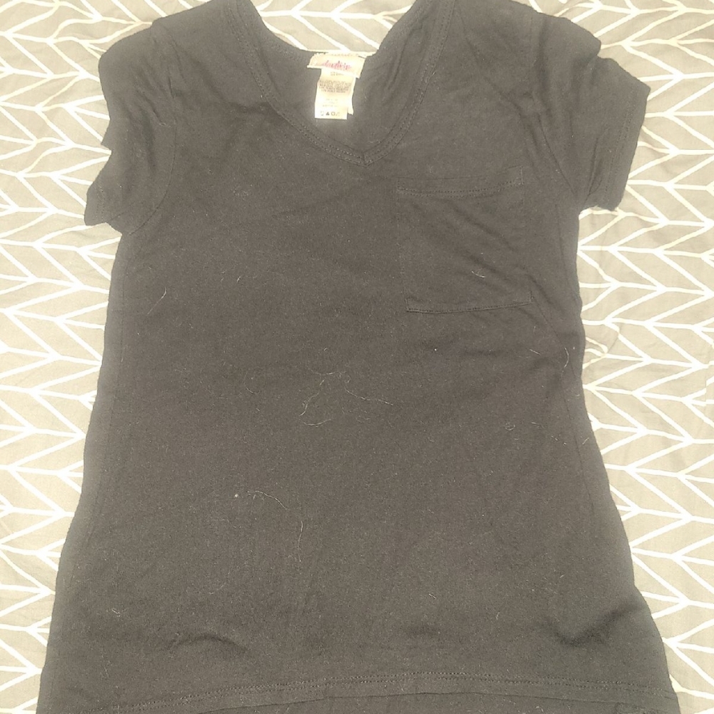 Buckle Girls black V neck